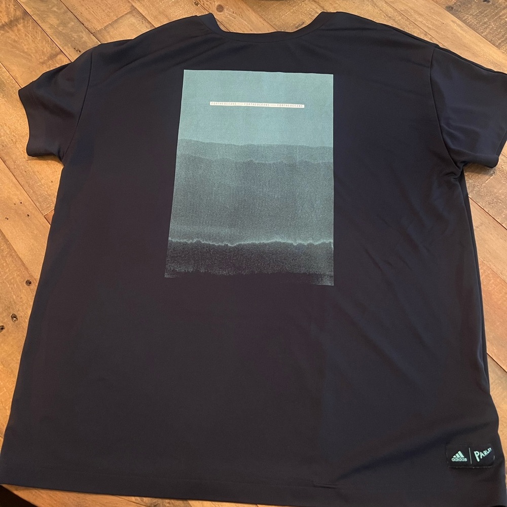 Men’s two pack of athletic shirts